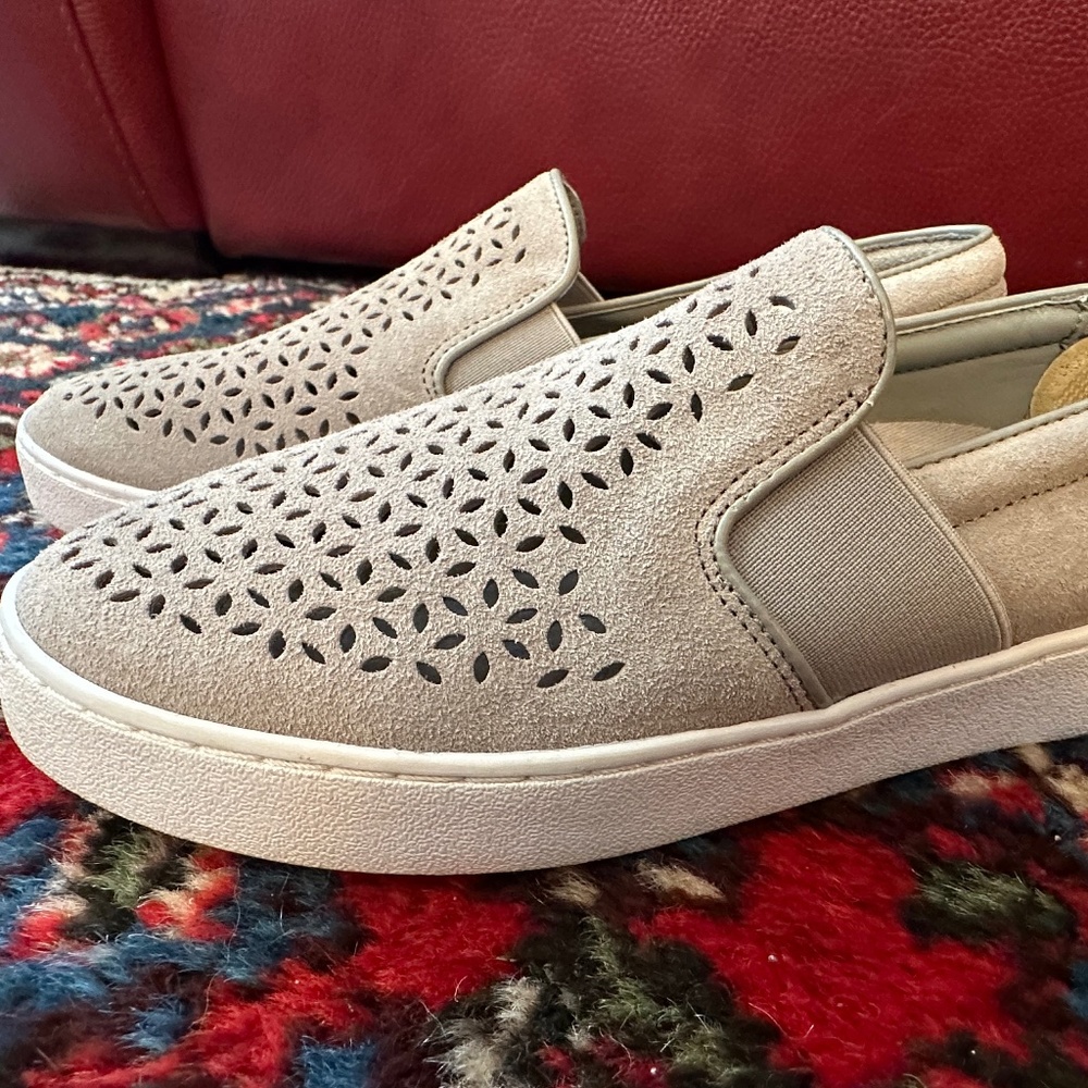 Vionic Slip-on Gray Suede Sneakers